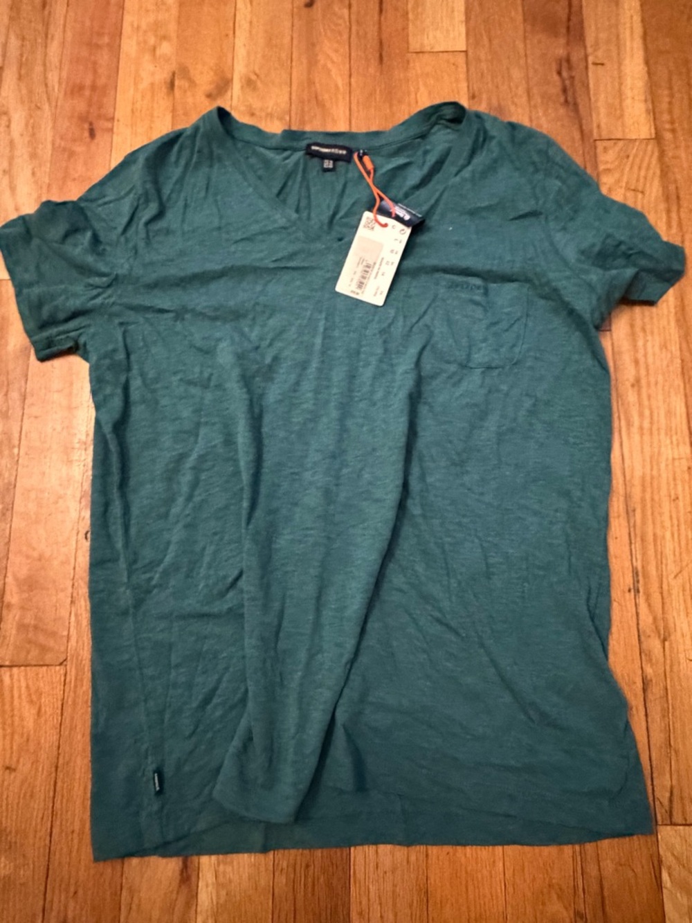 Superdry women’s green V-Neck Pocket Tee
